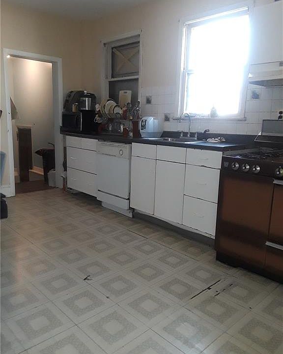 1st image of 66 Heusden St