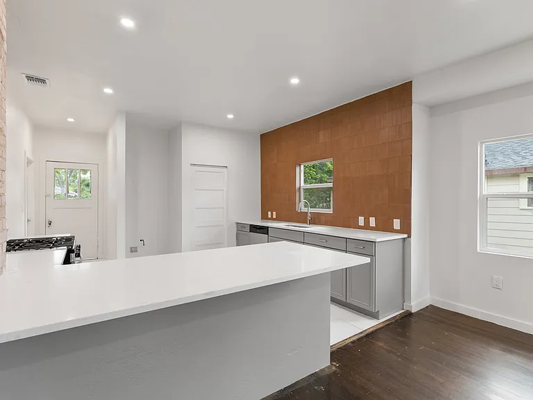 1144 Denver Blvd — Photo 10