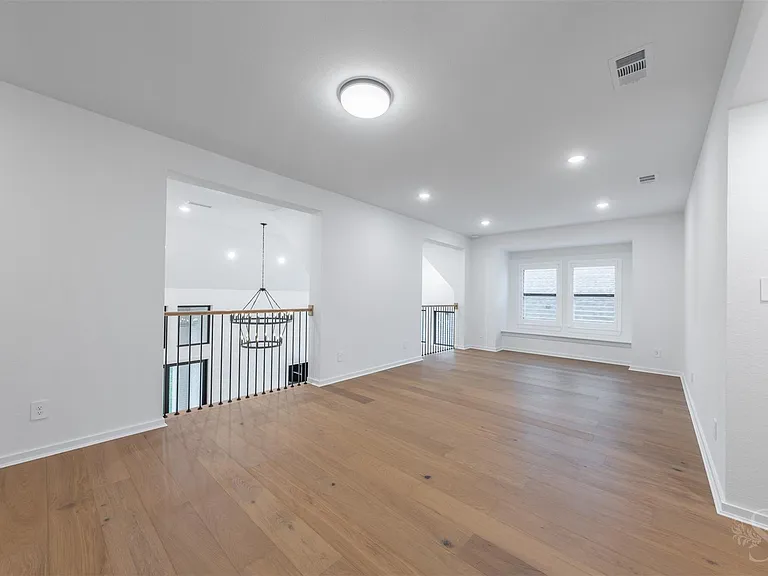 4318 Driftrose Dr — Photo 35