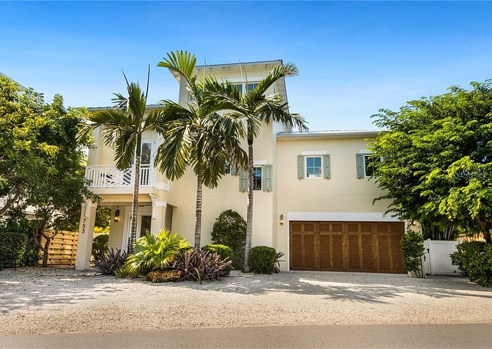 1st image of 753 Jacaranda Rd