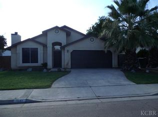 1094 Leslie Ln, Hanford, CA 93230