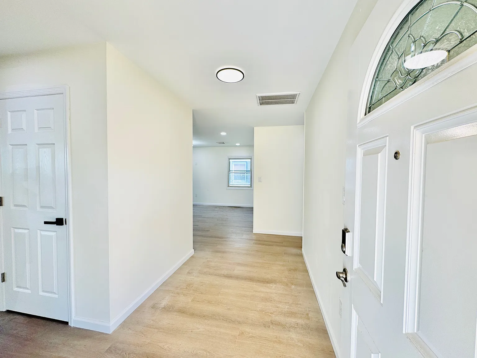 35 Parish Ln — Photo 2