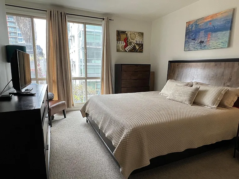 1501 Front St #305 — Photo 9