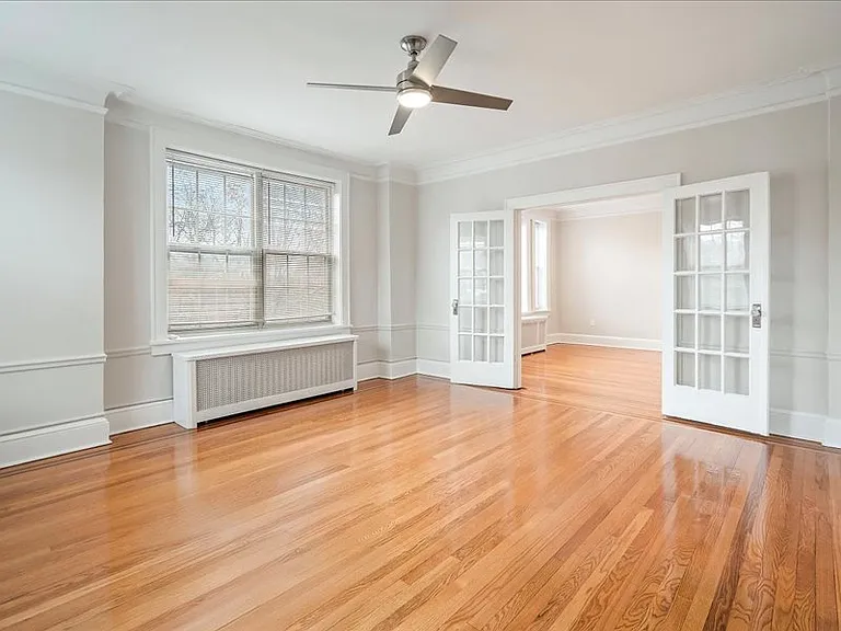 Worthington House Apartments — Photo 36