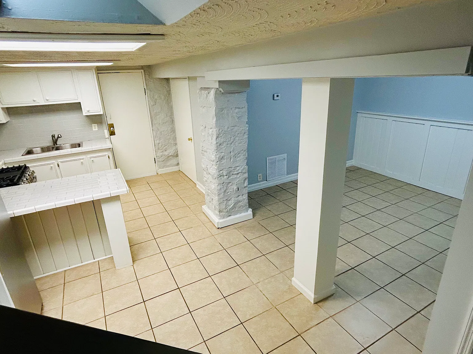 1 bed, 900 sqft, $975 — Photo 2