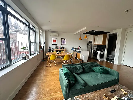 Rented by Space Link Realty | media 9