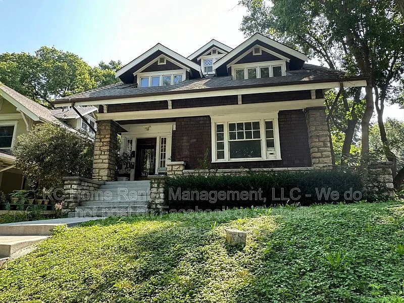 3 bed, 2.0 bath, $1,945 — Photo 1