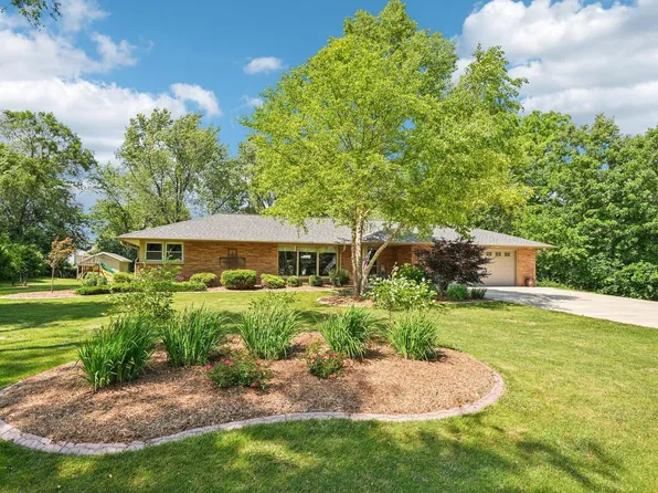 N59W18100 Spruce LANE, Menomonee Falls, WI 53051