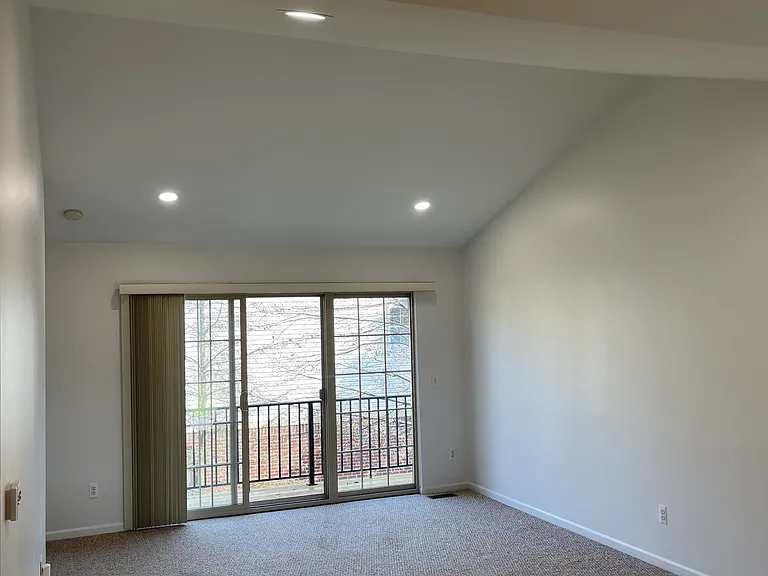 16713 Kensington Dr — Photo 11