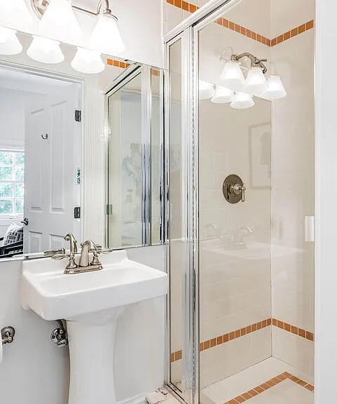 547 Loring Ave — Photo 24
