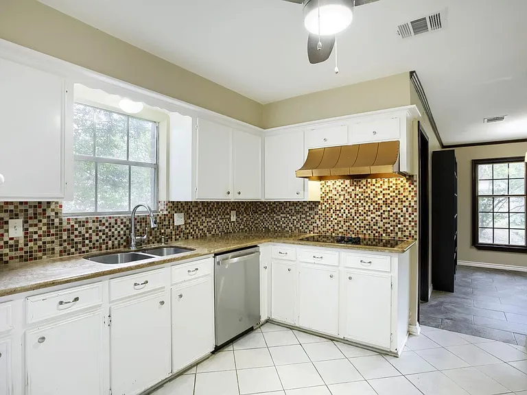 10903 Tupper Lake Dr — Photo 9