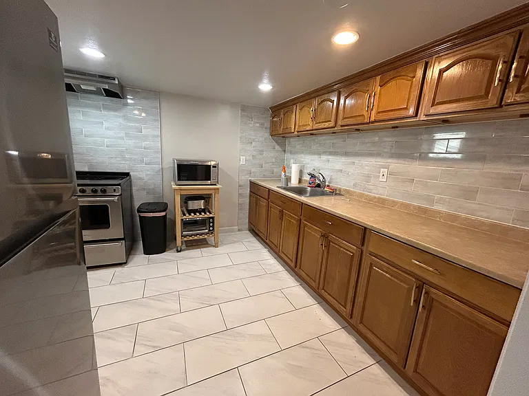 77 Fairfax St #A — Photo 5