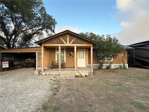 1503 Hill St, Three Rivers, TX 78071