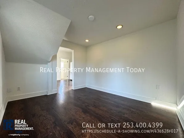 208 128th St S, Tacoma, WA 98444