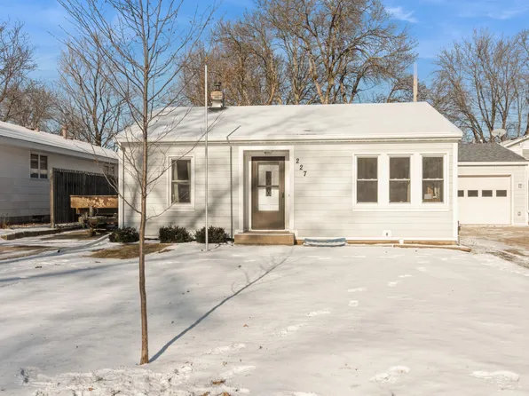 227 7th Ave E, Shakopee, MN 55379