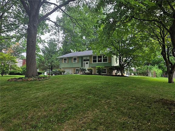 3rd image of 3650 Stephen Crane Ln