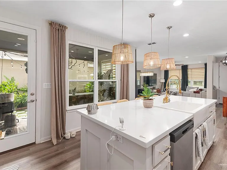 1305 Xavier Ave — Photo 13