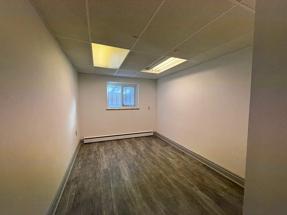 Building Photo - 1088 Fennell Ave E