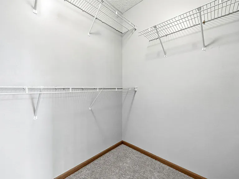 3033 Jamestown Dr — Photo 17
