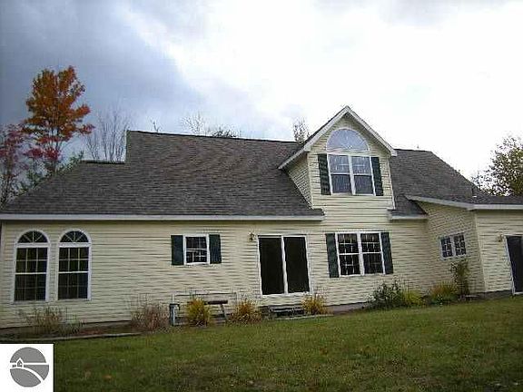 3rd image of 4601 S Lake Leelanau Dr