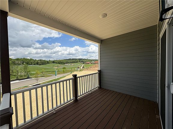 4th image of 305 Darcy Ct