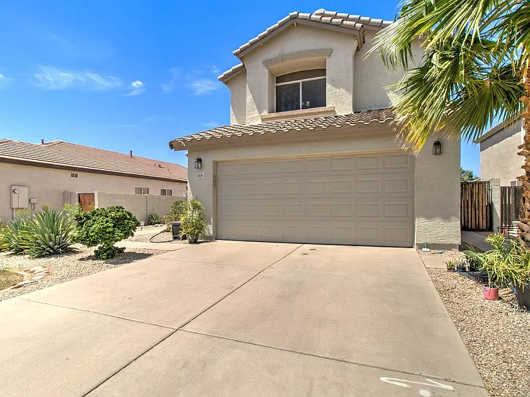 2576 E Brooks St — Photo 4