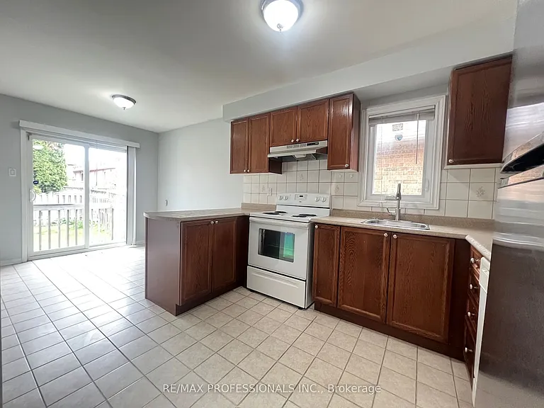 110 Springview Dr — Photo 7