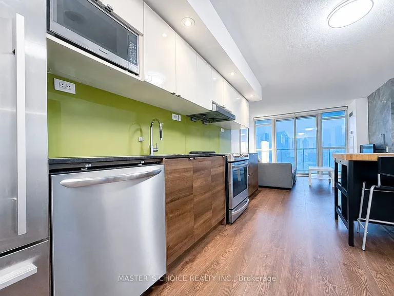 121 McMahon Dr #1717 — Photo 2