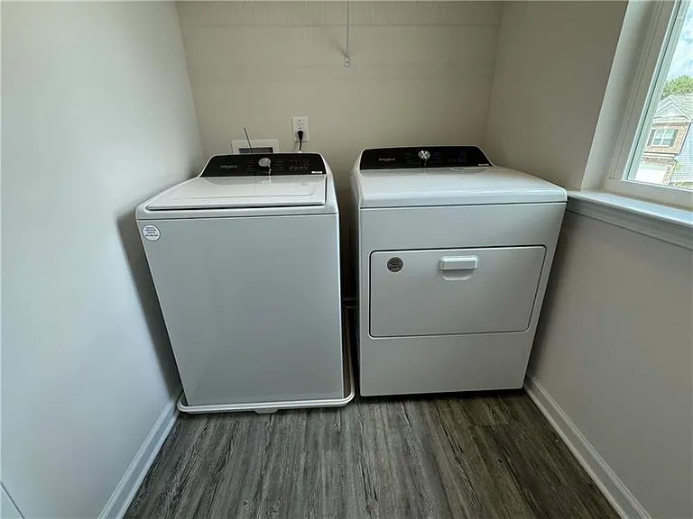423 Perth Dr — Photo 14