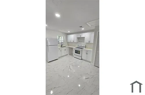 710 Pennsylvania Ave #710 Photo 1