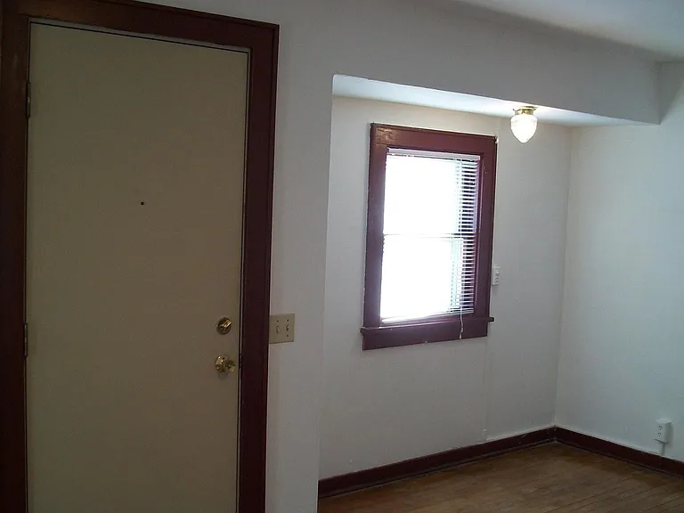 3826 Dennett Dr — Photo 2