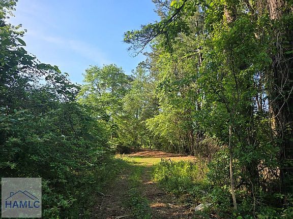 3rd image of 266 Lakeshore Dr