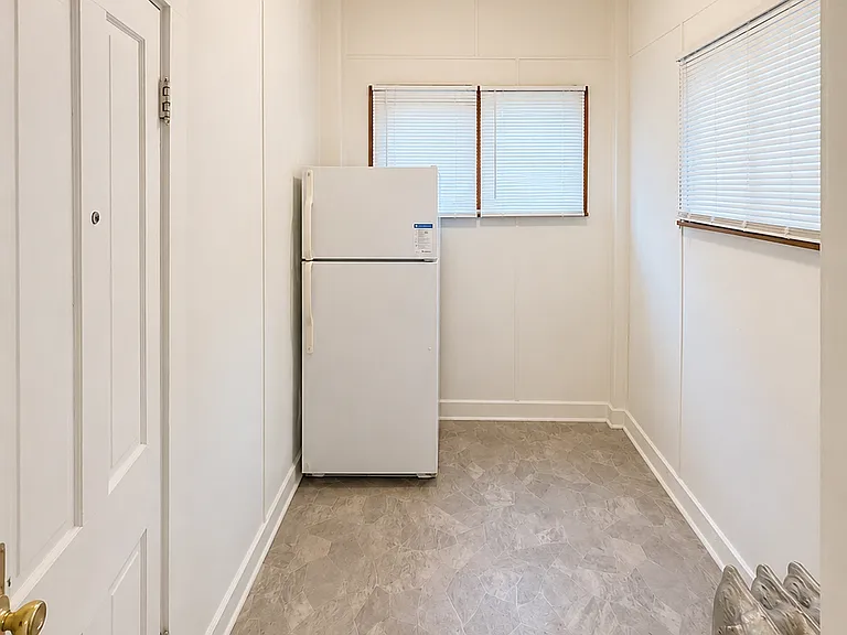 313 W Cross St #1 — Photo 7