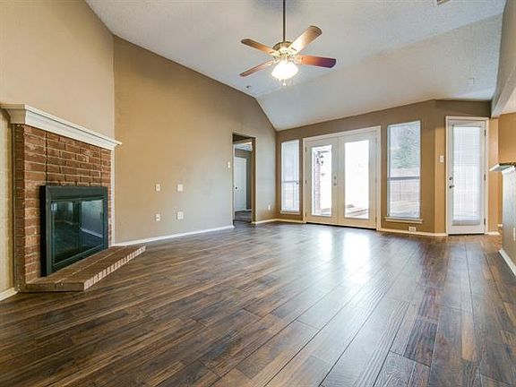 4th image of 332 Cresthaven Dr