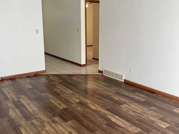 4th image of 3023 La Salle Ave #2