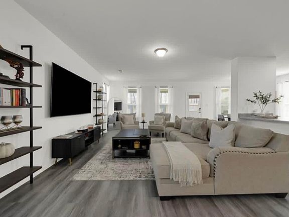 4th image of 21085 Voyage Ln