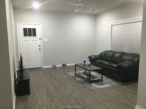 1326 Prairie Dr #823, Bryan, TX 77803