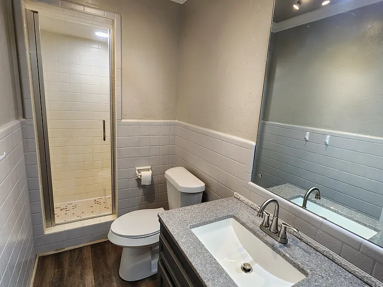 204 S Morrison Dr — Photo 22