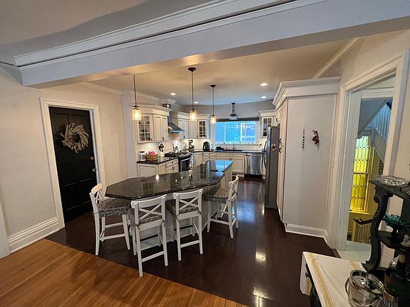 3rd image of 618 Lafayette Ave