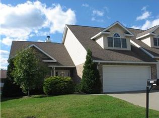 1009 Saint Pauls Ln, Morgantown, WV 26505