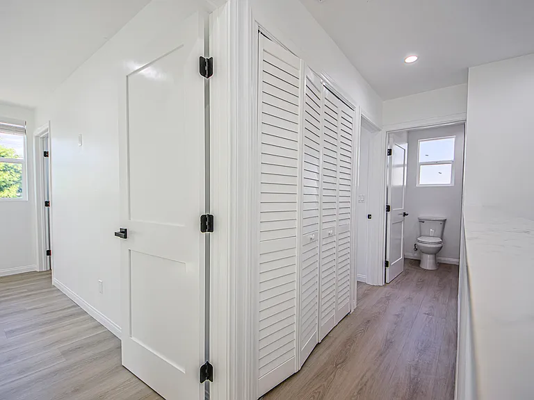 13708 Collins St — Photo 11