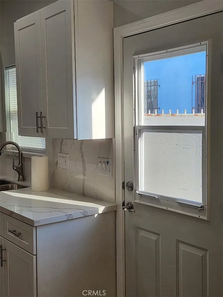 4 bed, 1903 sqft, $4,200 — Photo 4