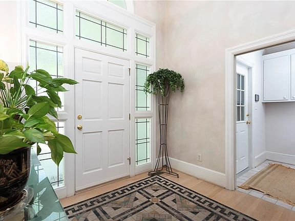 5th image of 2 Stonewater Pl