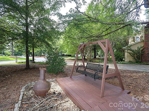 3rd image of 2248 Lawton Bluff Rd