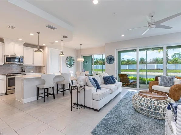 2561 Seychelles DR #304, NAPLES, FL 34112