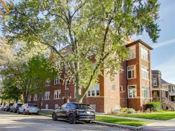 3753 W Byron St #3, Chicago, IL 60618