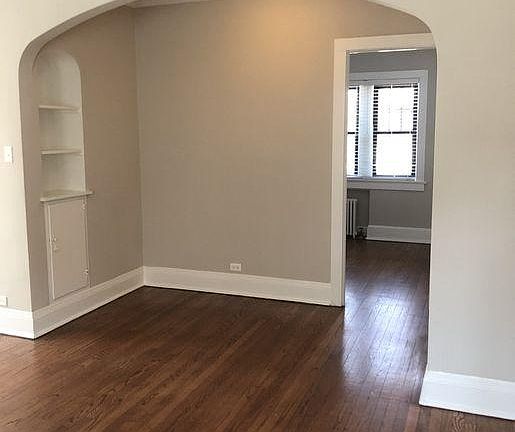 4th image of 4000 N Clarendon Ave #3