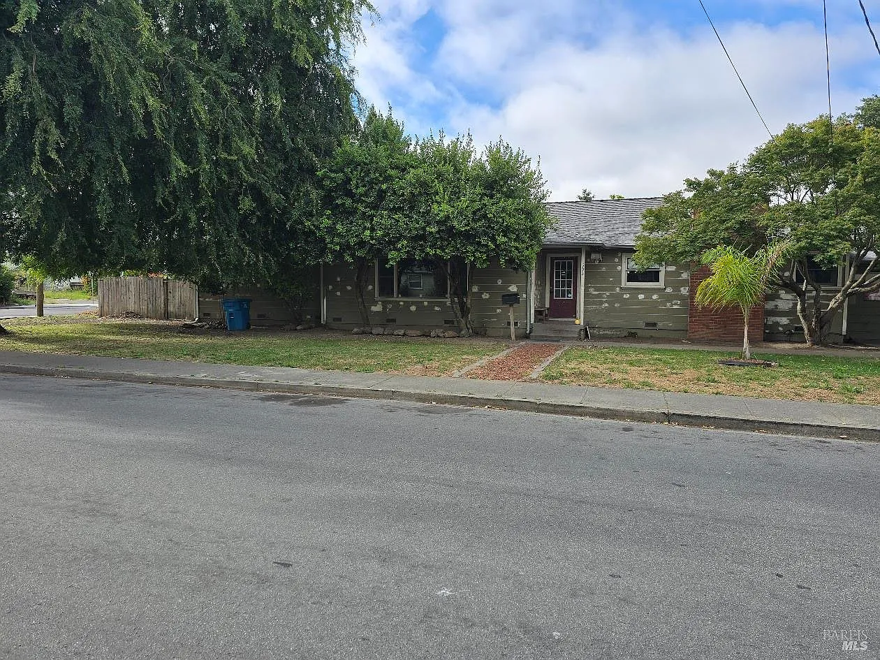 502 Leo Drive - Photo 1