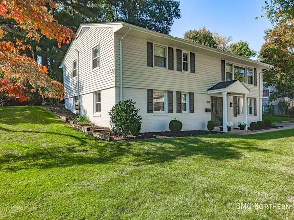 1109 Hillcrest Dr SW, Vienna, VA 22180