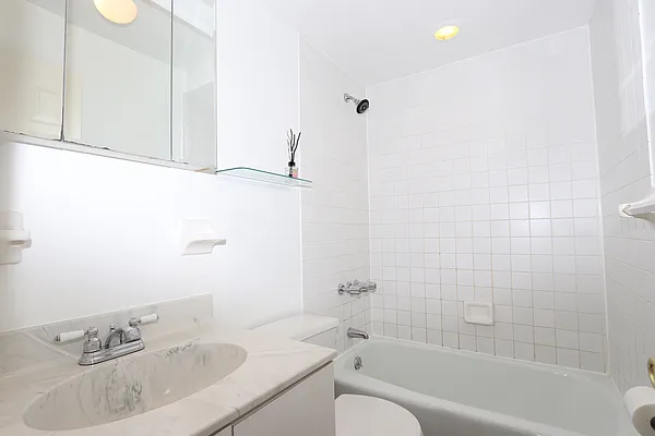 Rented by Nooklyn NYC LLC | media 22